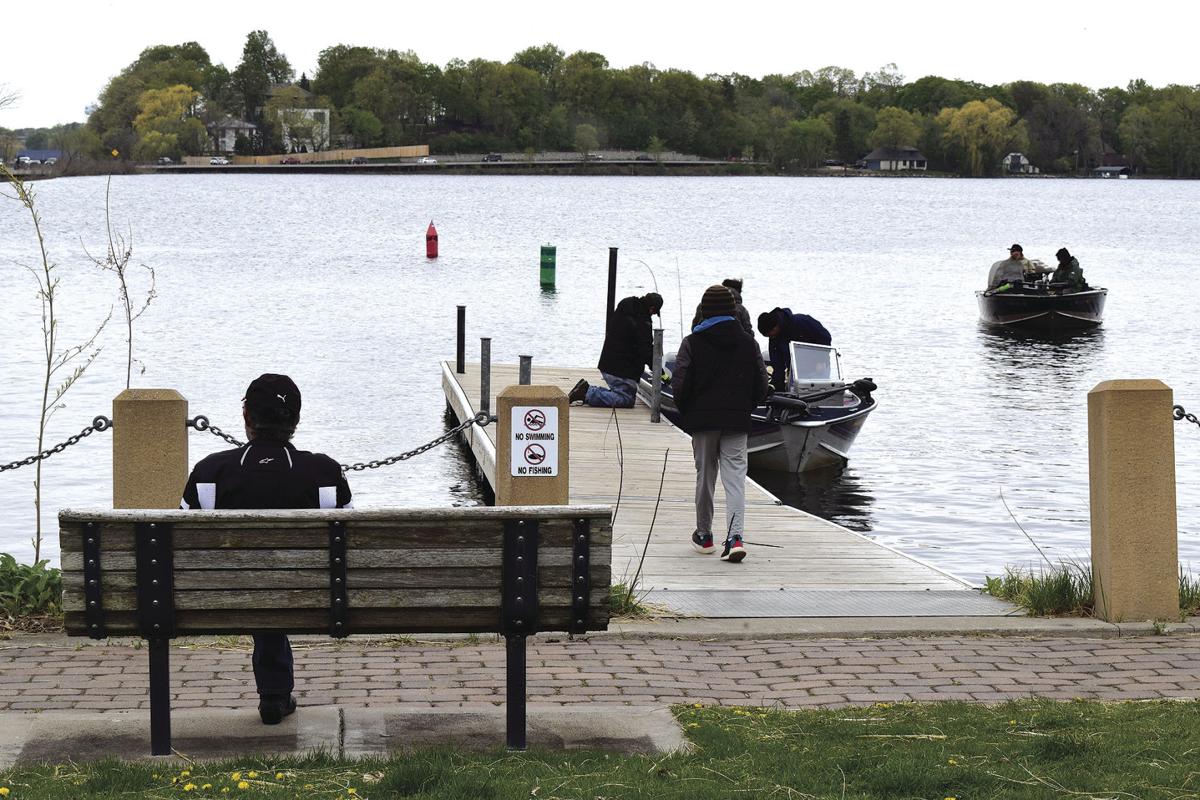 fw14NW_FishingOpenerLakeMinnetonkaCUT1.JPG