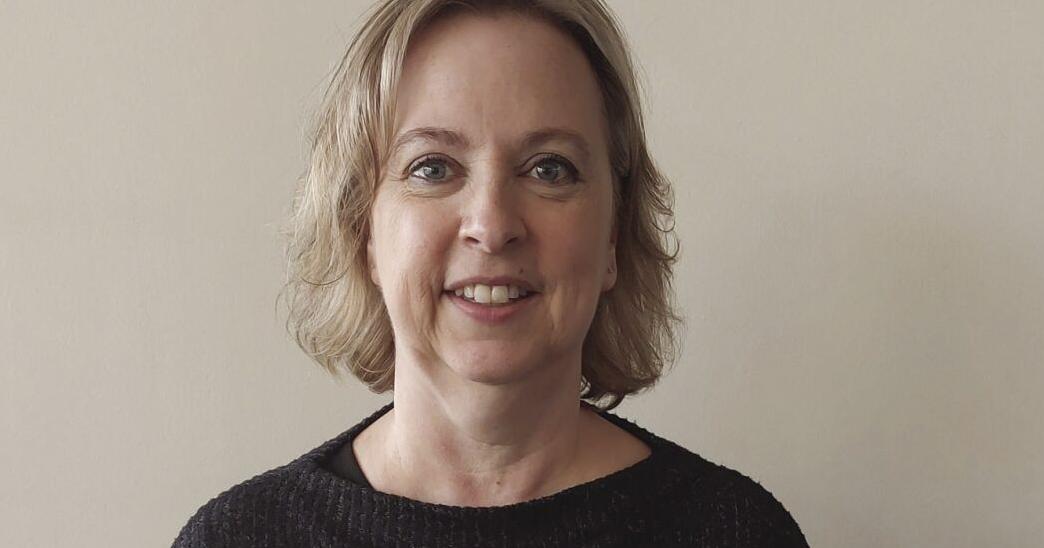 Maple Grove s city clerk reaches highest level in program Free