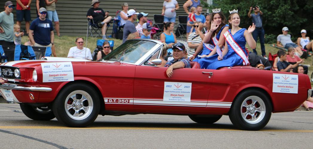 Eagan shows up to celebrate Fourth of July at Grand Day Parade Eagan