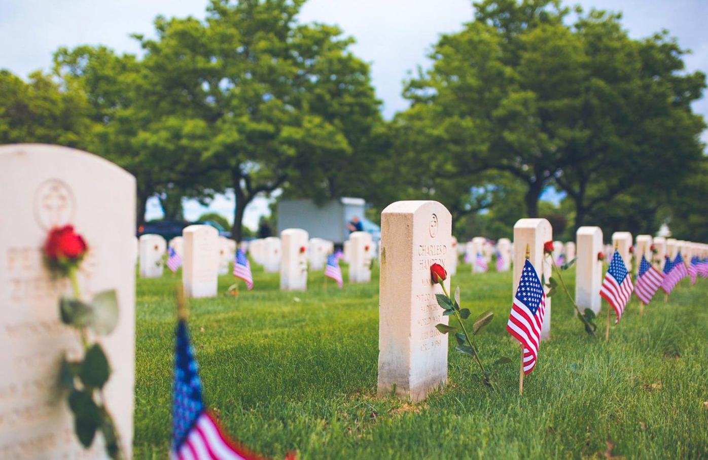 At Every Grave Anoka Nonprofit To Place 200 000 Flags At Fort Snelling Community Hometownsource Com