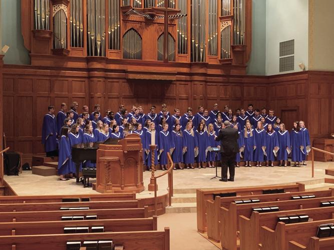 Norfolk Ne Mens Chorus 2022 Christmas Concert Stma Choir Sings With The Stars Through Choral Concert Series | Local News  | Hometownsource.com