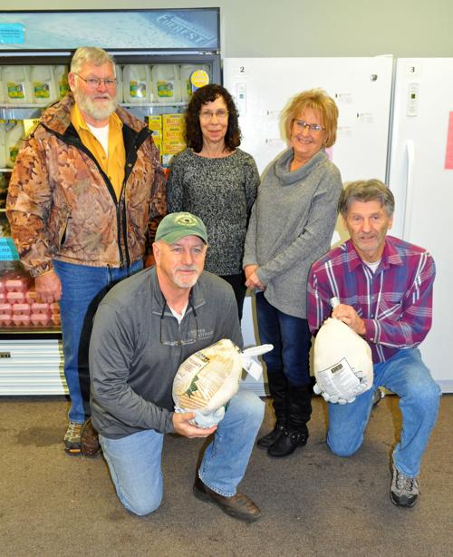 Turkeys land at food shelf