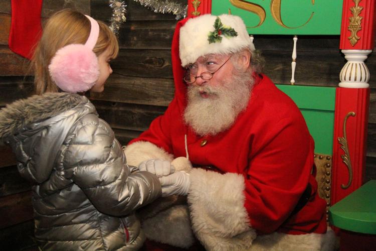 Anoka tree lighting draws crowd Photos & Video