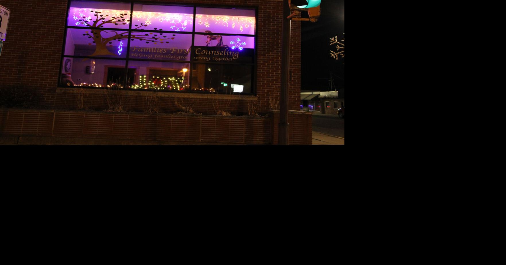 Businesses take part in 2022 Light Up Caledonia Local News