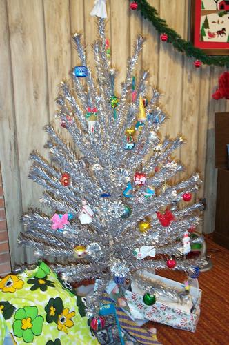 Michigan State Evergreen Sports 8 Ceramic Christmas Tree