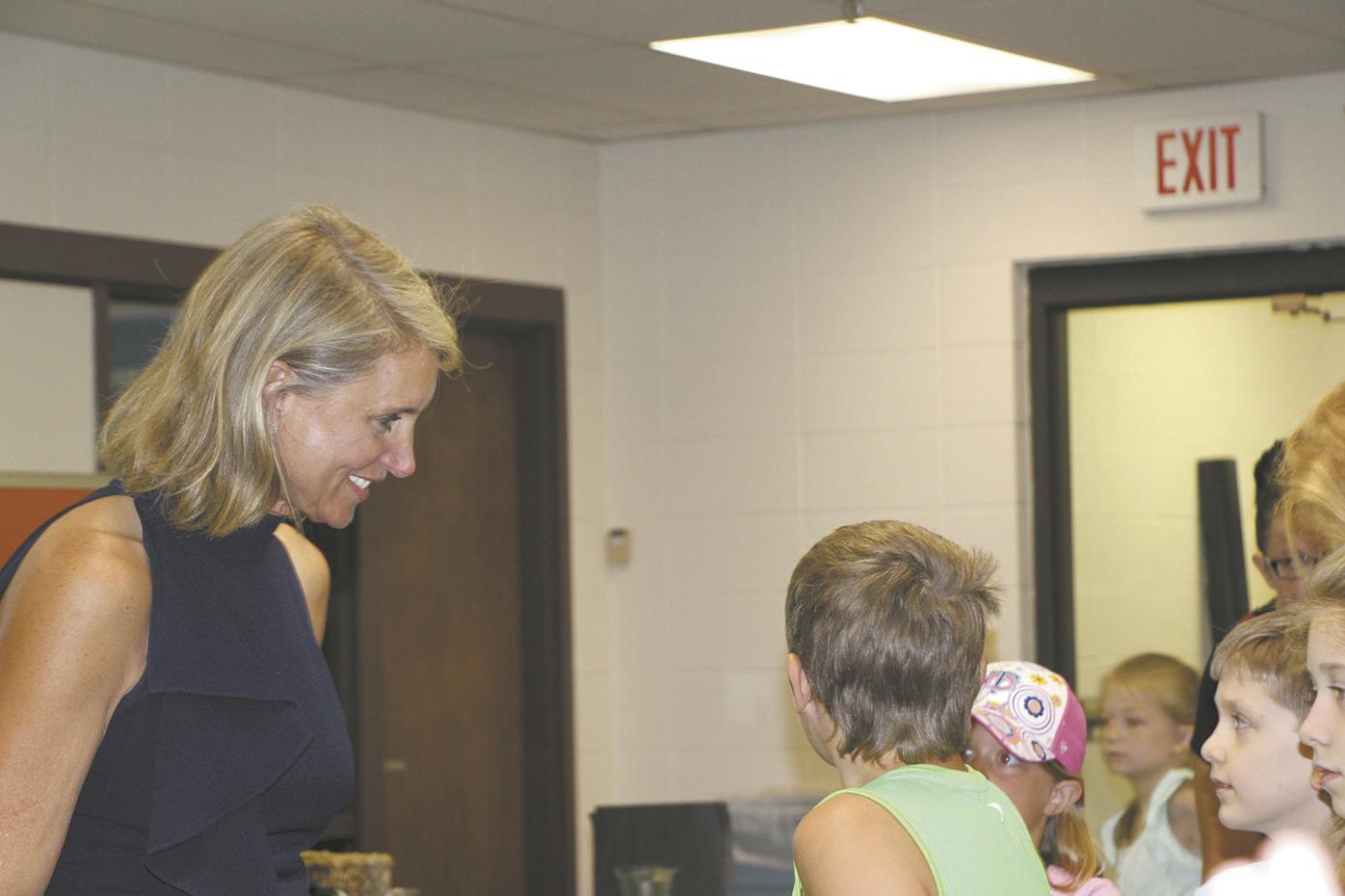 Kare 11’s Belinda Jensen visits Cambridge Public Library Cambridge