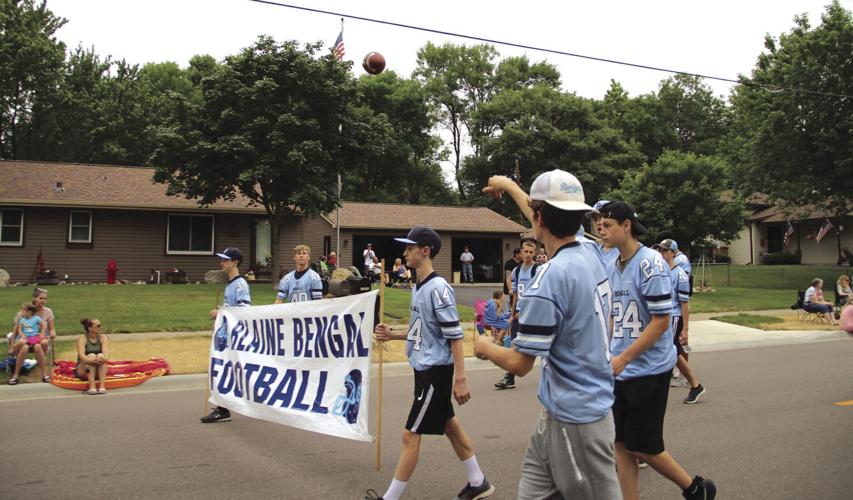 Community turns out for Blaine Festival parade Photos & Video
