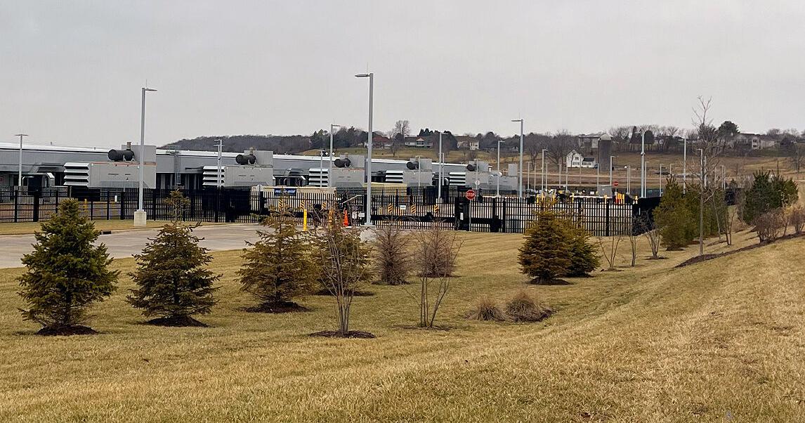 Iowa tour gives city leaders real-world look at data centers