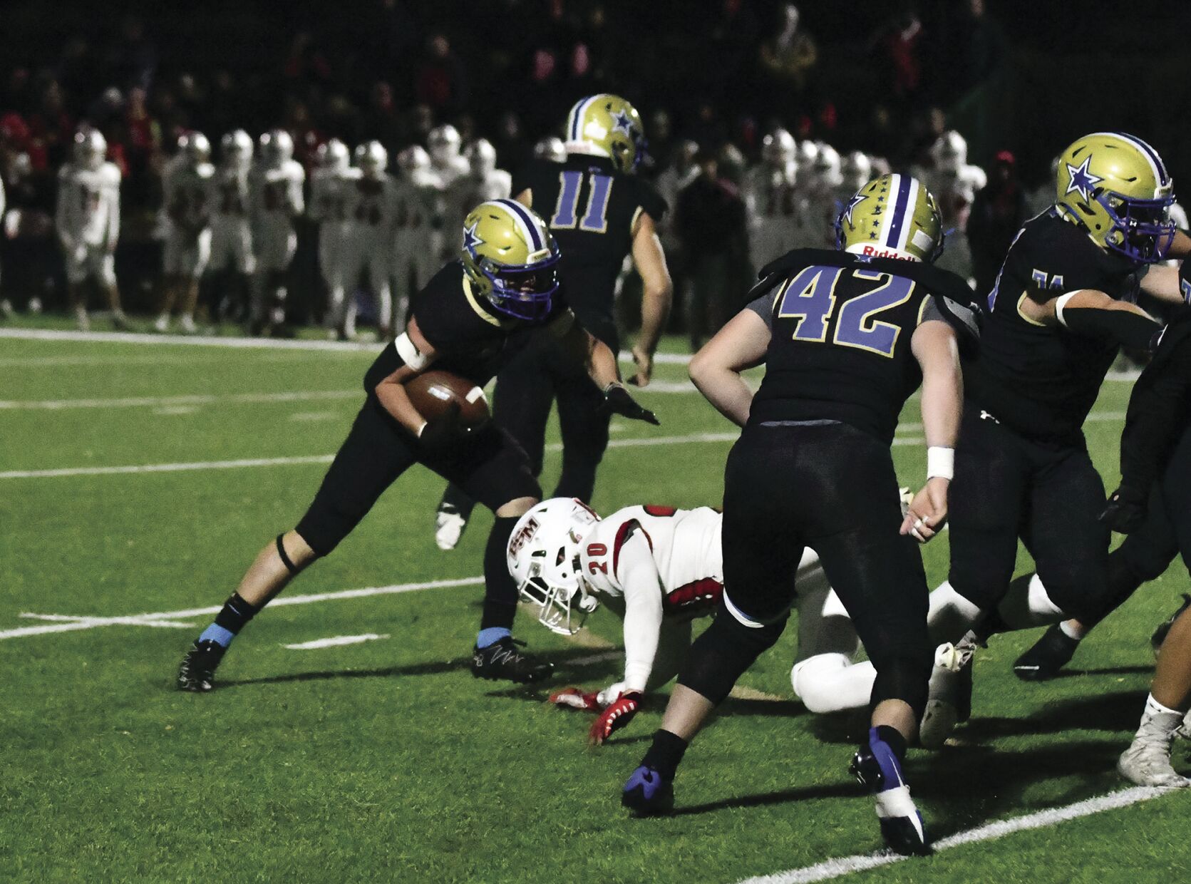 Red Knights late rally, interception stops Stars in section final, 20-15