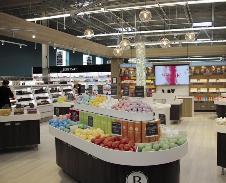 Much Anticipated Maple Grove Hy Vee Officially Open Local News Hometownsource Com
