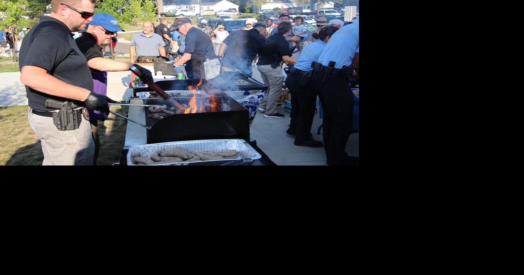 PHOTO: Cookout with the cops