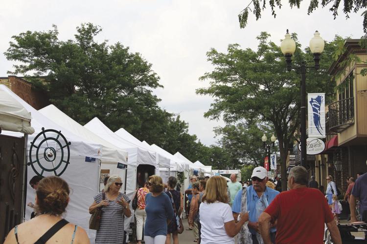 Excelsior’s Art on the Lake returns, drawing an artloving crowd