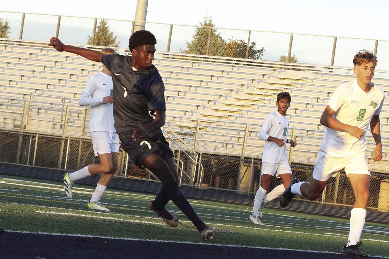 Champlin Park boys soccer defeats Pirates in section semifinal