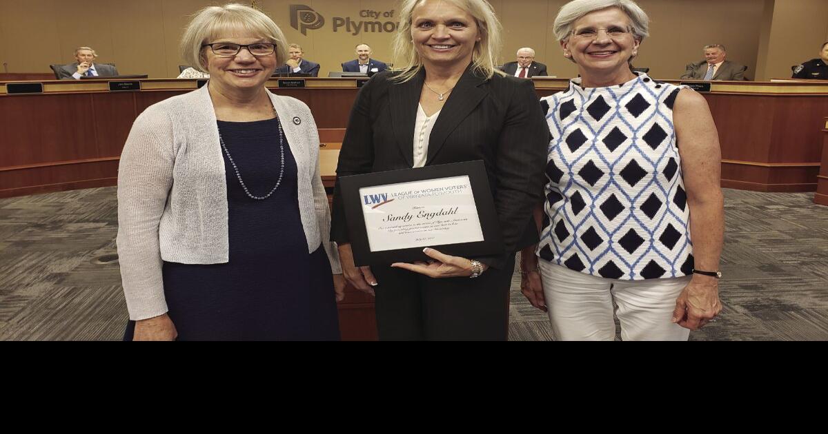 Plymouth clerk retires, honored for election work Plymouth/Medicine Lake