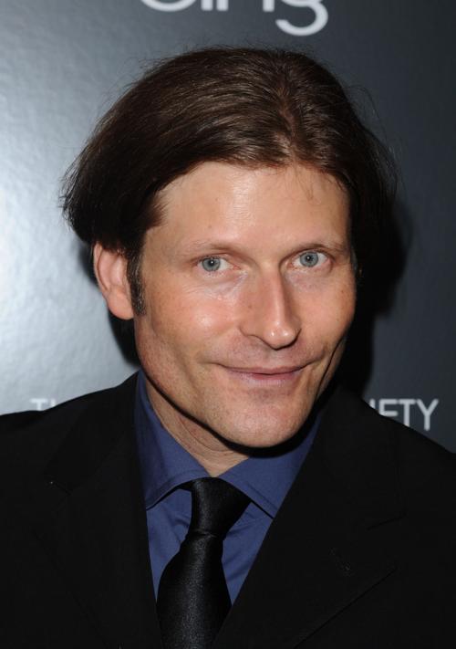 Crispin Glover 2018 dating, net worth, tattoos, smoking & body facts