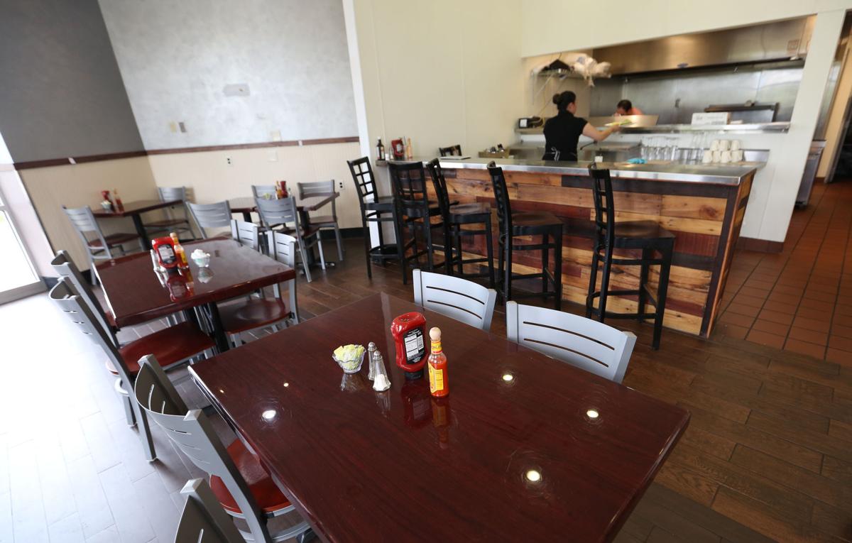 LOLA'S CAFE