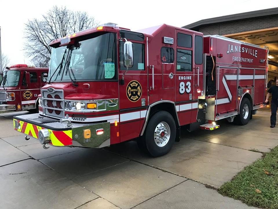 Woman rescued after car ends up in Rock River in Janesville | Local ...