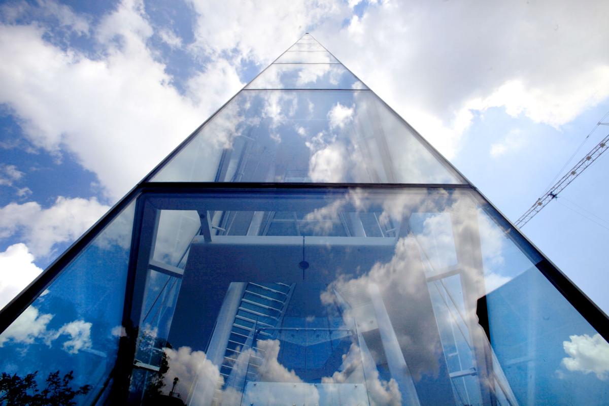 Photos: Windows of downtown Madison | Local News | host.madison.com