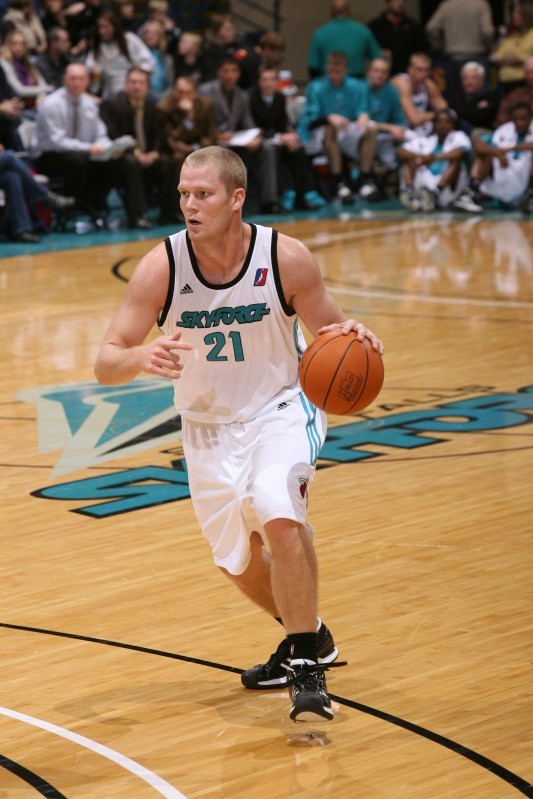 Krabbenhoft leaves NBDL for Korea Wisconsin Badgers Men