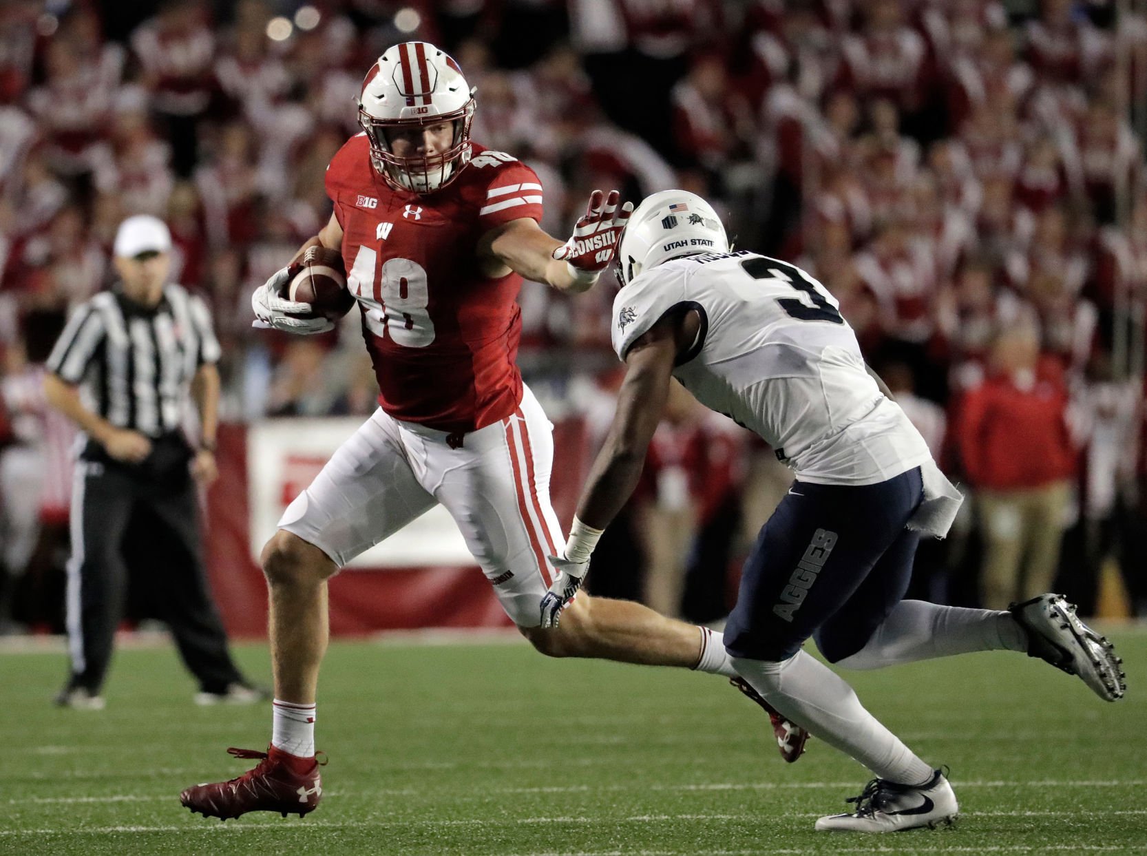 Wisconsin TE Zander Neuville Scores Touchdown on First Career Catch Wisconsin TE Zander Neuville Scores Touchdown on First Career Catch
