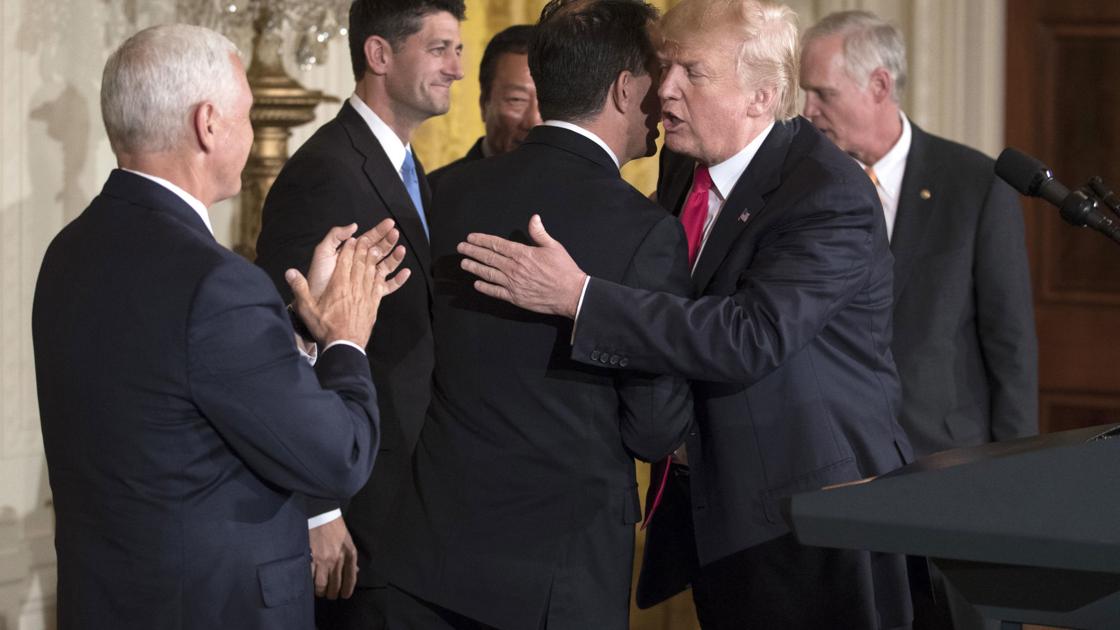 Donald Trump lavishes praise on Scott Walker, takes credit for Foxconn