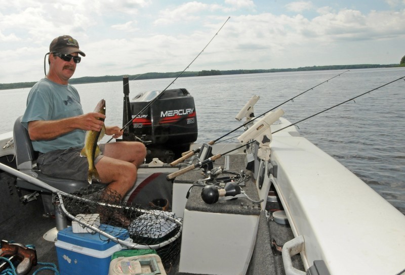 Durkin Hot fishing at TurtleFlambeau Flowage Outdoors host