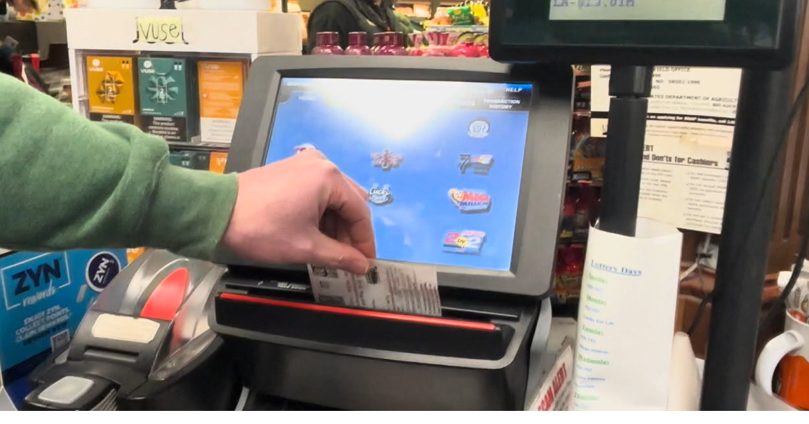 UPDATE Winning ticket for 1.22 billion lottery jackpot sold in
