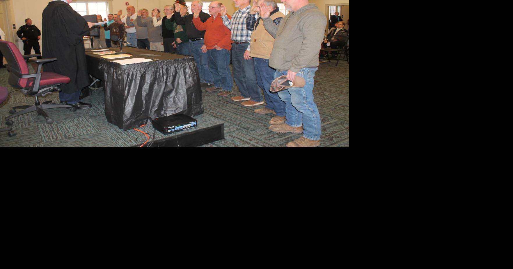 Elected officials take office Local