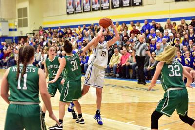 B A Edges Lady Hornets 62 58 In Barn Burner Sports
