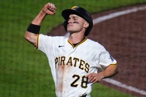 Pirates top Diamondbacks 3-2