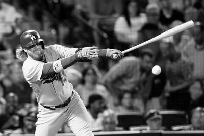 Matt Kemp's two homers help lift Dodgers past Braves