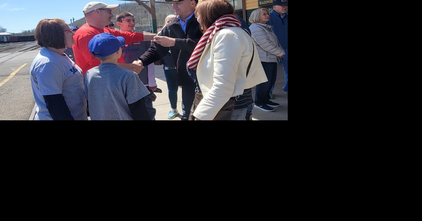 Governor candidate makes stop in county Local