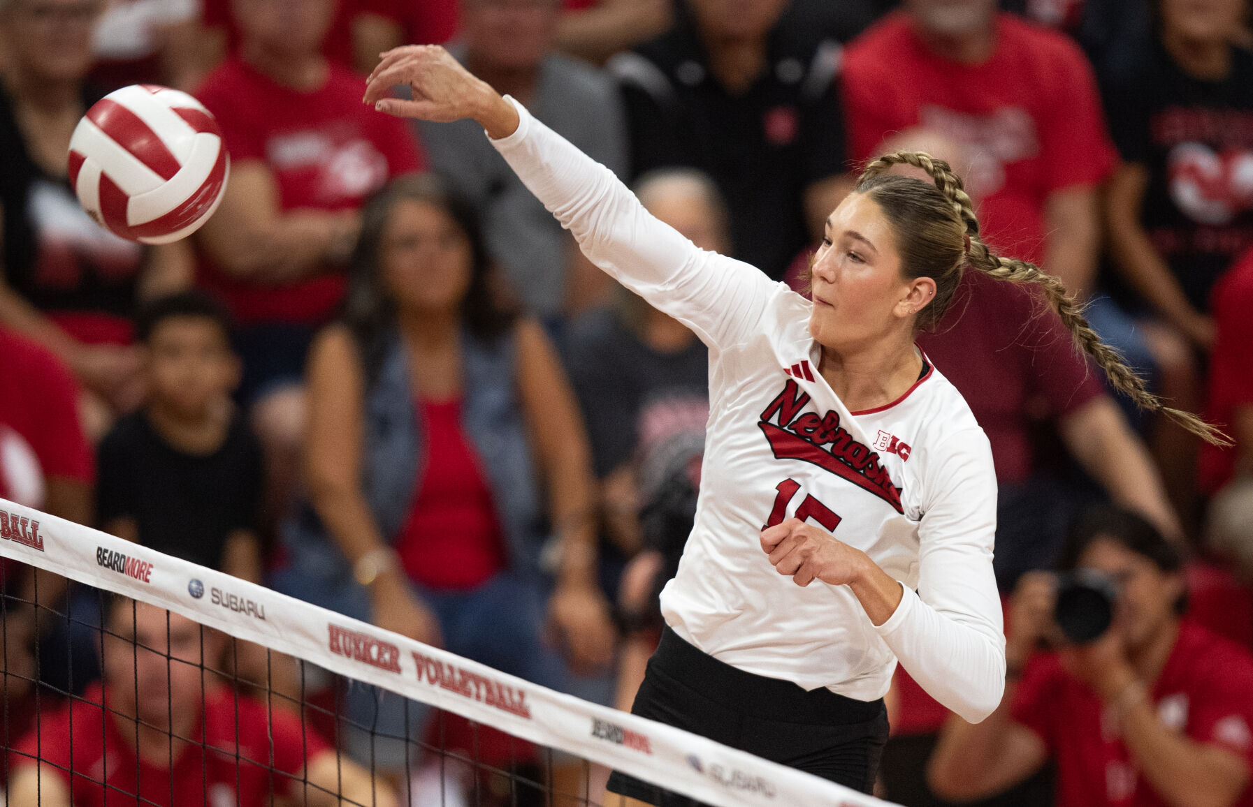 No. 5 Nebraska Volleyball Sweeps Lipscomb, Improves To 2-0