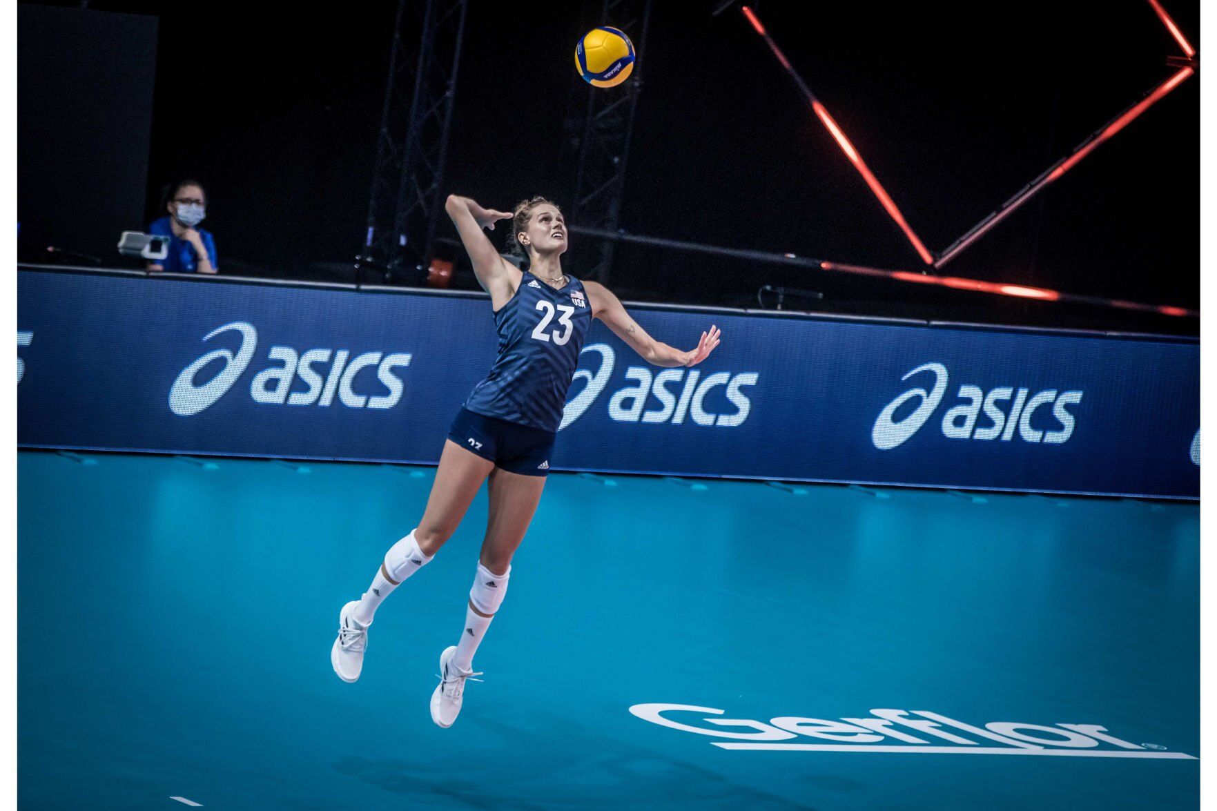 US volleyball team wins long match to improve to 10 1 at VNL