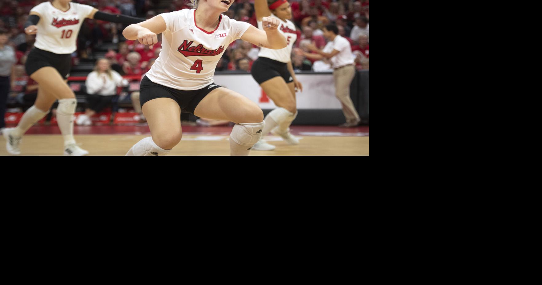 Nebraska volleyball setter Anni Evans enters transfer portal
