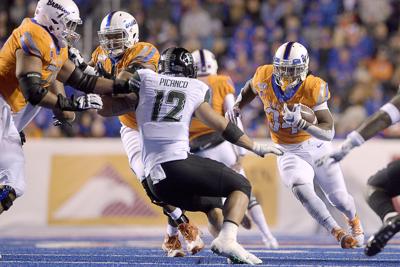 Notebook Broncos Set Albertsons Stadium Attendance Record In Win Over Hawaii Boise State Football Coverage Idahopress Com