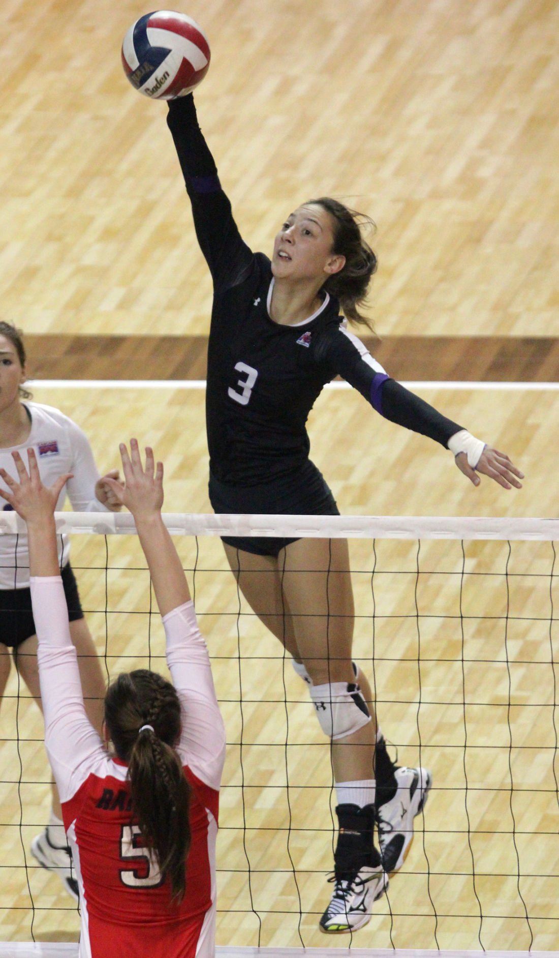LOCAL ROUNDUP: College of Idaho volleyball wins NCAA pool play, on to ...