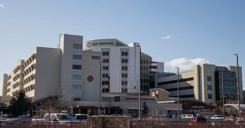 Saint Alphonsus Regional Medical Center loses national trauma verification, but not designation - Vimarsana News