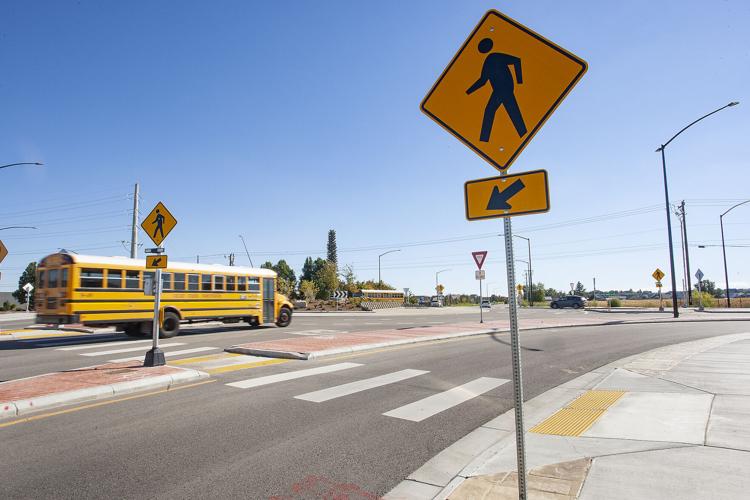 WC-2 L - Pedestrian Crossing left of traffic – Western Safety Sign