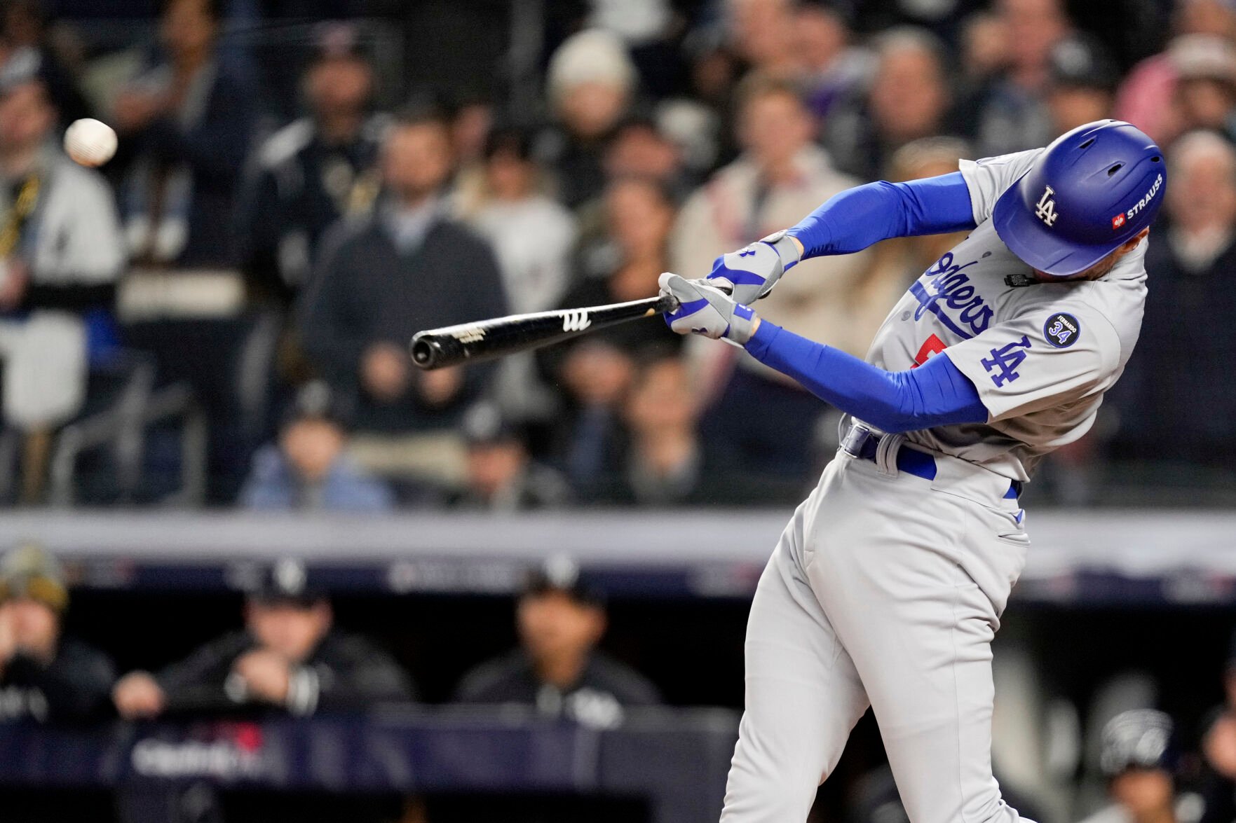 Freeman And Buehler Lead Dodgers Past Slumping Yankees 4-2 For 3-0 ...