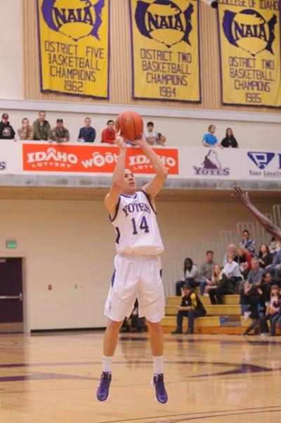 College Of Idaho Men Score Crucial Road Win Sports Idahopress Com
