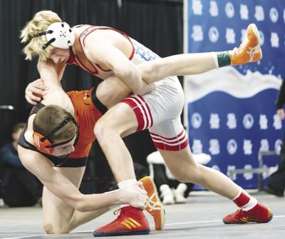 Jones sets state record, wins state title in 165-pound class