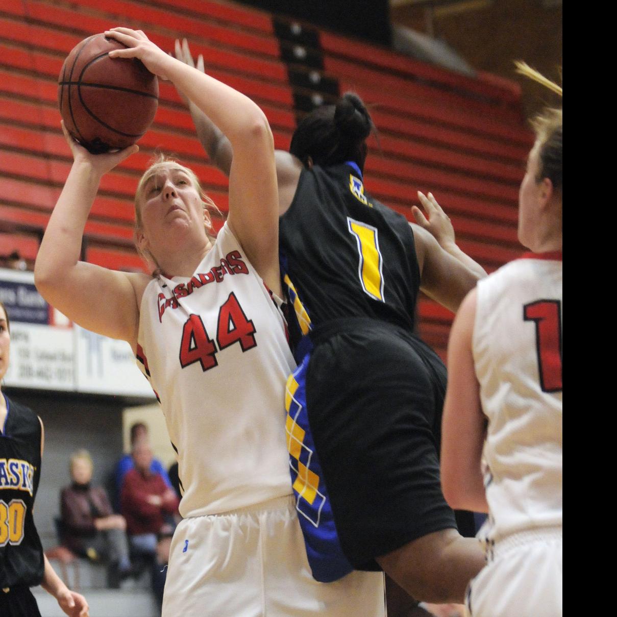 Nnu Tops Alaska Fairbanks To End 6 Game Losing Skid Members