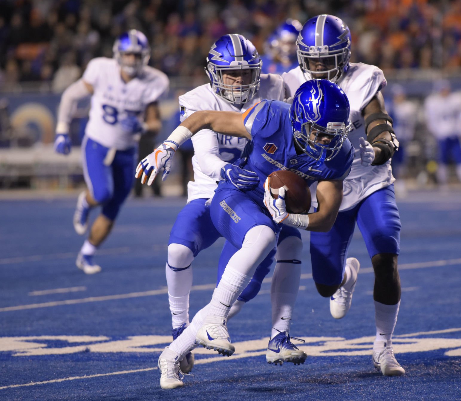 Boise State Clinches Mountain Division, Ends Losing Streak To Air Force ...