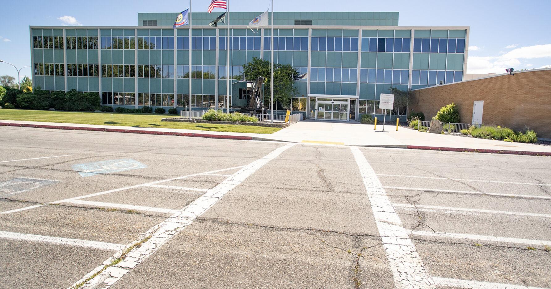 Governor seeks outside lawyer in ITD lawsuit - Vimarsana News