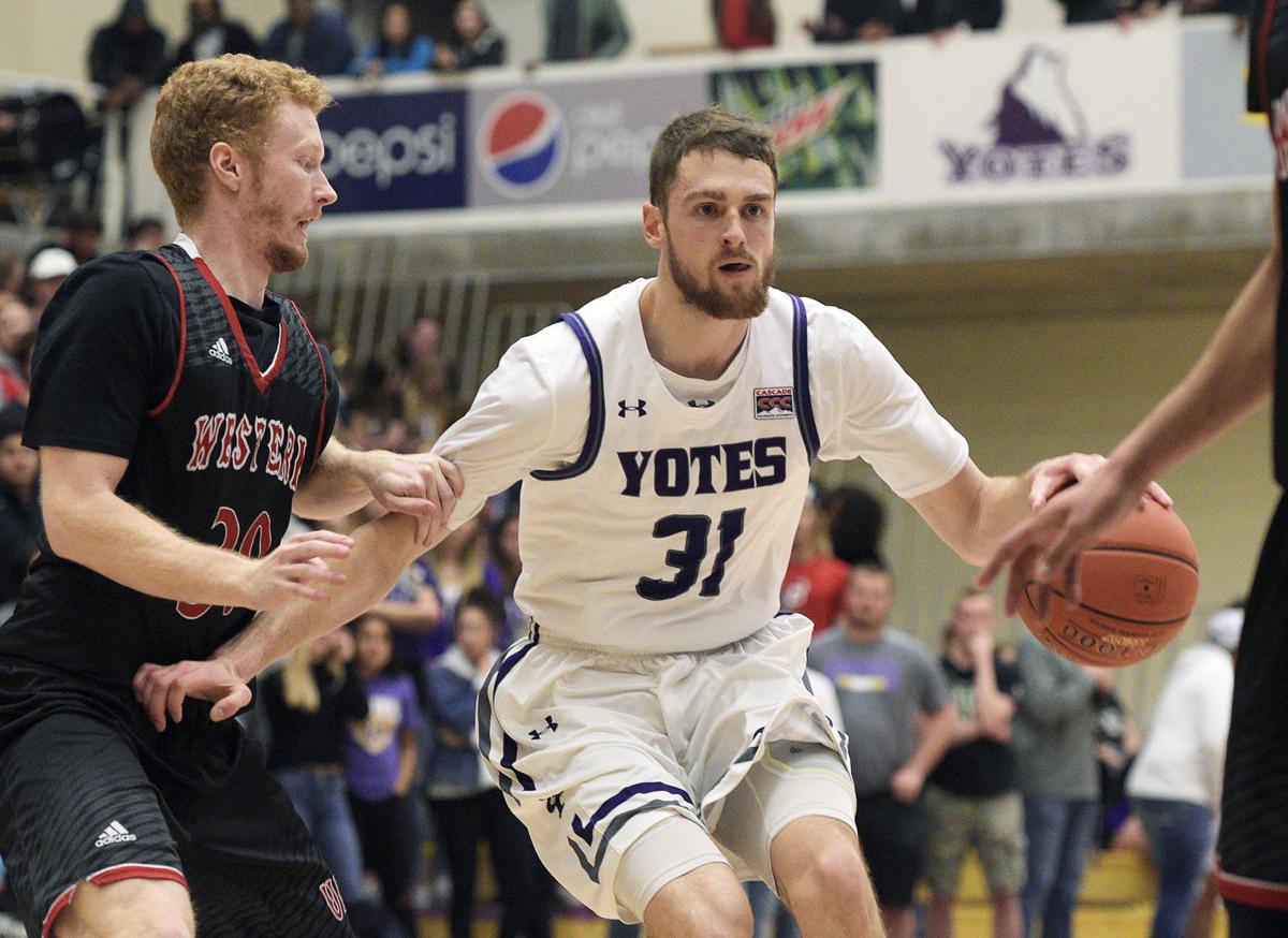Yotes Get By Bulldogs With Second Half Effort Idaho College
