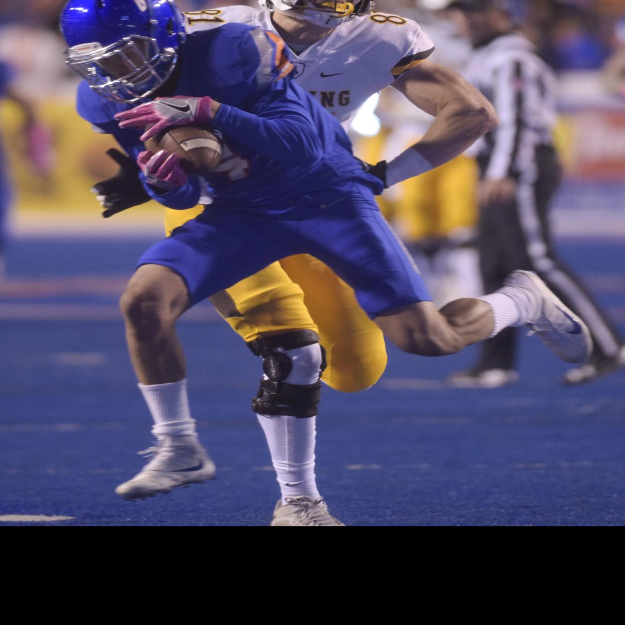 Bronco Notebook: Boise State defense slows Wyoming quarterback Josh Allen  in win, Boise State Football Coverage