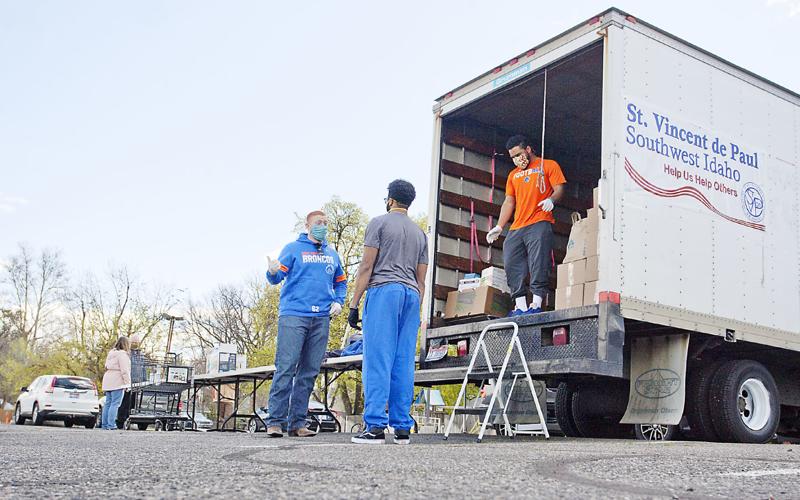 Boise State football players help gather donations for food pantries