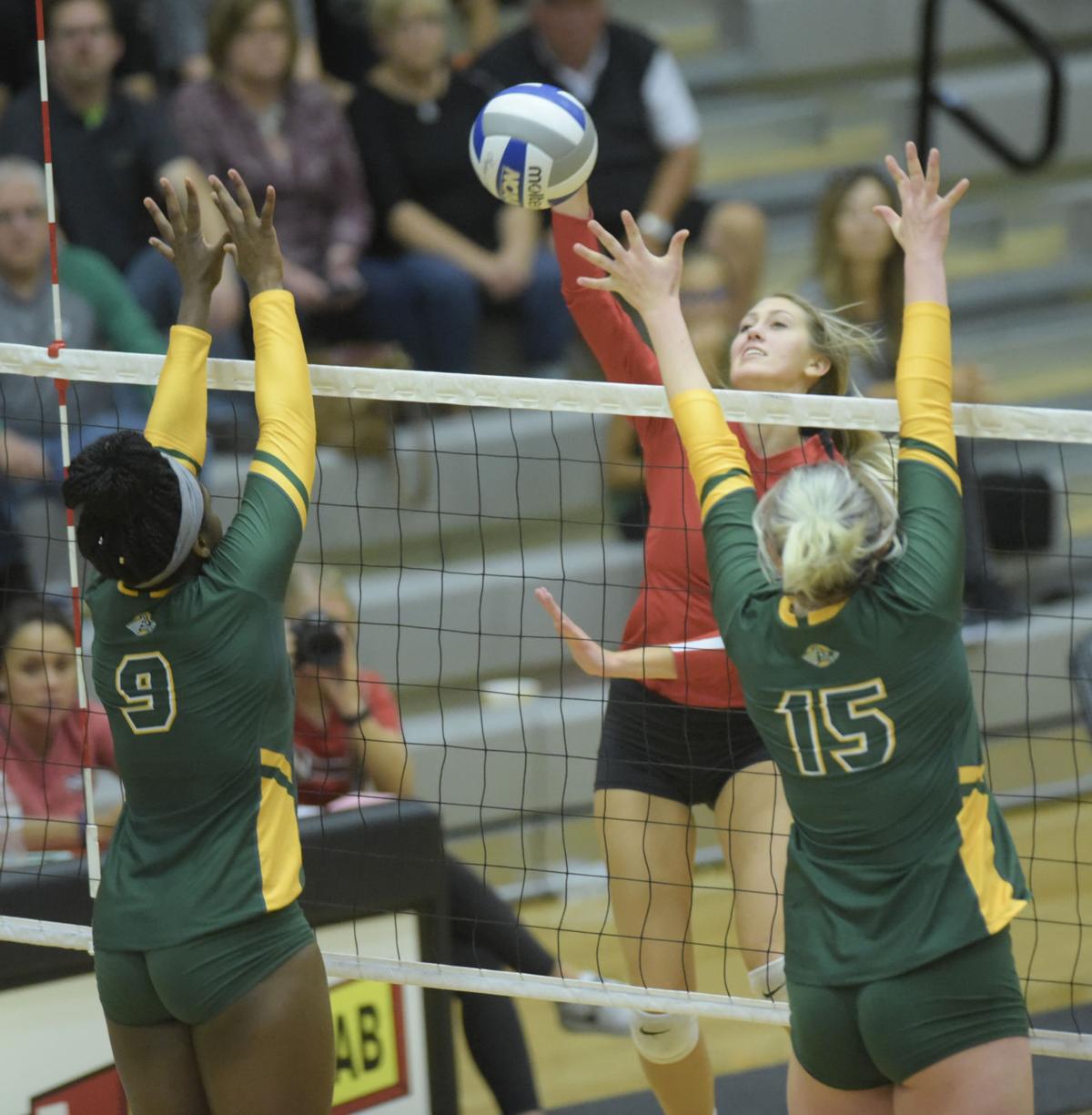 NNU volleyball keeps undefeated season alive with win over No. 21