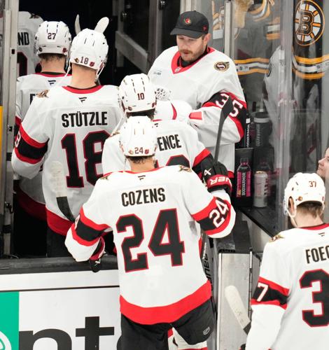 Senators goalie Linus Ullmark leaves game at the Bruins after two ...